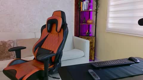 chris reilly online show from 11/21/25, 01:21