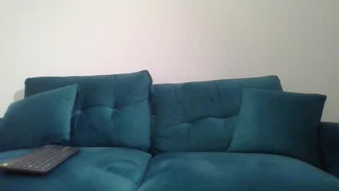 Snapshot of chrisaron chatting on 11/16/25, 04:07 chrisaron online show from 11/16/25, 04:07