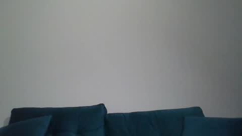 Snapshot of chrisaron chatting on 11/17/25, 04:07 chrisaron online show from 11/17/25, 04:07