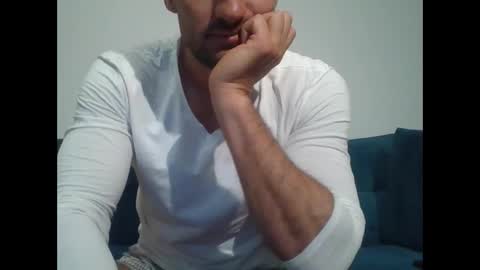 Snapshot of chrisaron chatting on 04/16/26, 04:13 chrisaron online show from 04/16/26, 04:13
