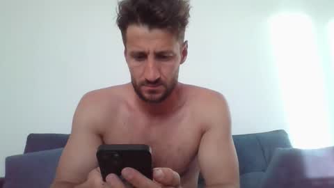 Snapshot of chrisaron chatting on 05/05/26, 04:20 chrisaron online show from 05/05/26, 04:20
