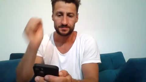 Snapshot of chrisaron chatting on 06/17/26, 04:15 chrisaron online show from 06/17/26, 04:15