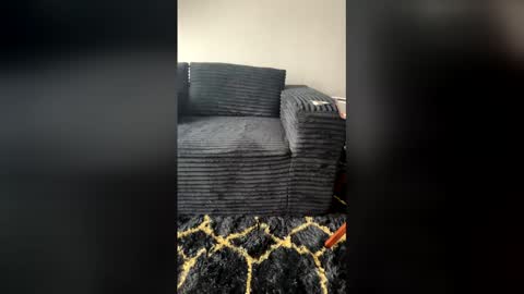 Snapshot of chrisb1981 chatting on 03/06/26, 05:42 KING YAMMY online show from 03/06/26, 05:42