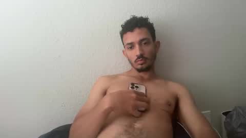 chrislover2125 online show from 04/17/26, 04:32