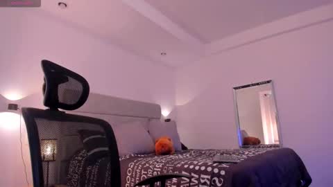 chrismorgan24 online show from 10/31/25, 09:38