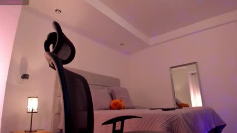 chrismorgan24 online show from 12/05/25, 02:09