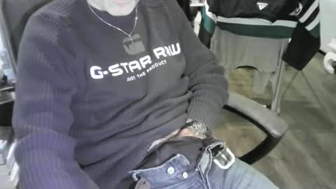 chrisprngr online show from 12/18/25, 05:41