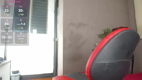 Snapshot of chriss_ath chatting on 05/19/26, 12:44 chriss online show from 05/19/26, 12:44