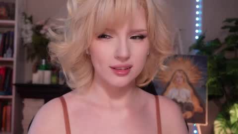 Snapshot of chriss_foxx chatting on 05/16/26, 03:44 chriss_foxx online show from 05/16/26, 03:44