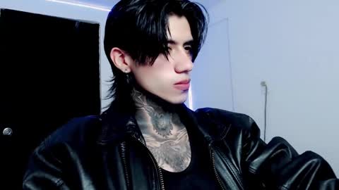 Snapshot of chriss_opp chatting on 02/06/25, 04:47 CHRIS  INDEPENT MODEL online show from 02/06/25, 04:47