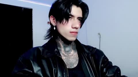 Snapshot of chriss_opp chatting on 02/23/25, 03:18 CHRIS  INDEPENT MODEL online show from 02/23/25, 03:18