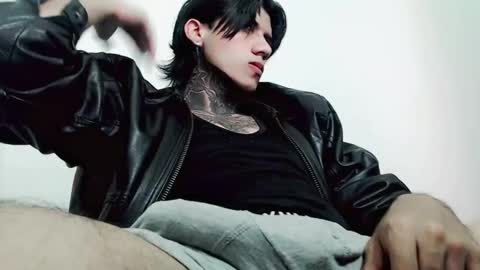 Snapshot of chriss_opp chatting on 03/03/25, 01:42 CHRIS  INDEPENT MODEL online show from 03/03/25, 01:42