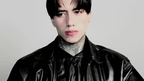 Snapshot of chriss_opp chatting on 10/28/25, 01:09 CHRIS  INDEPENT MODEL online show from 10/28/25, 01:09