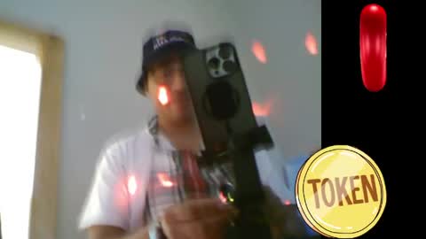 Snapshot of chrisswift3000ad chatting on 05/18/26, 04:35 chrisswift3000ad online show from 05/18/26, 04:35