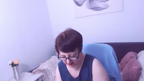 Christa online show from 09/12/25, 01:38