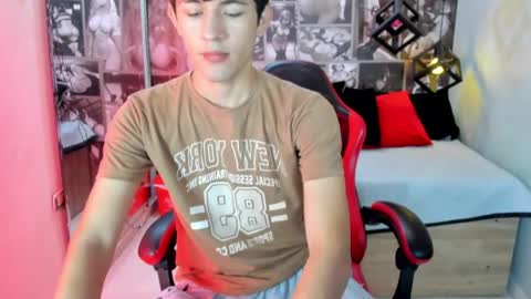 Snapshot of christian_foxx chatting on 05/03/26, 01:39 Christian online show from 05/03/26, 01:39