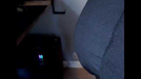 Snapshot of christianmdk chatting on 10/12/25, 07:29 Chris online show from 10/12/25, 07:29