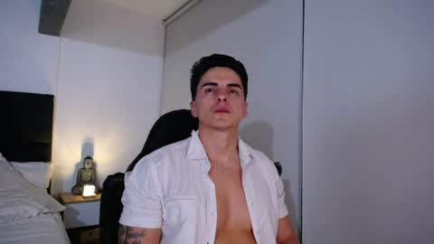 Snapshot of christianvalenzia chatting on 06/17/26, 01:30 Christian online show from 06/17/26, 01:30