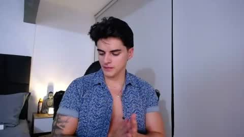 Snapshot of christianvalenzia chatting on 06/25/26, 12:21 Christian online show from 06/25/26, 12:21