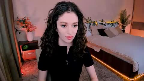 christinaconteeree online show from 09/13/25, 04:29