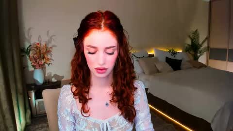 christinaconteeree online show from 10/22/25, 07:35
