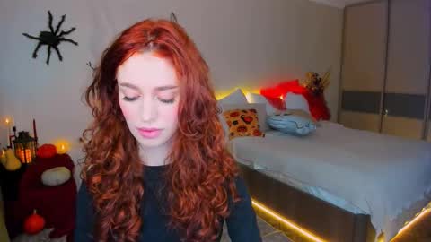 christinaconteeree online show from 10/24/25, 01:29