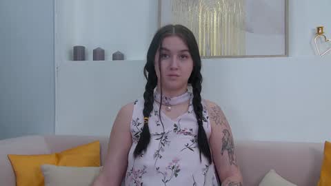Snapshot of christinamilton chatting on 01/08/25, 04:44 Christina online show from 01/08/25, 04:44