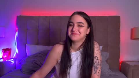 Snapshot of christinamilton chatting on 03/04/25, 12:29 Christina online show from 03/04/25, 12:29