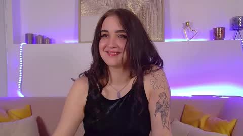 Snapshot of christinamilton chatting on 03/11/25, 06:41 Christina online show from 03/11/25, 06:41