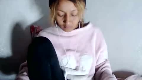 Snapshot of christine213 chatting on 01/14/25, 04:50 christine213 online show from 01/14/25, 04:50