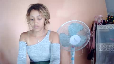 Snapshot of christine213 chatting on 03/08/25, 11:48 christine213 online show from 03/08/25, 11:48