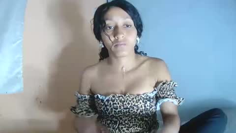 Snapshot of christine213 chatting on 10/17/25, 08:17 christine213 online show from 10/17/25, 08:17