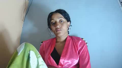 Snapshot of christine213 chatting on 10/24/25, 10:39 christine213 online show from 10/24/25, 10:39