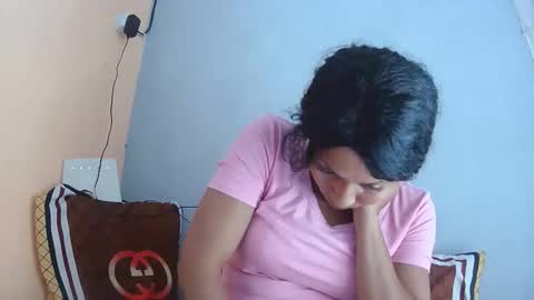 Snapshot of christine213 chatting on 11/01/25, 10:28 christine213 online show from 11/01/25, 10:28