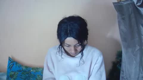 Snapshot of christine213 chatting on 11/01/25, 11:29 christine213 online show from 11/01/25, 11:29