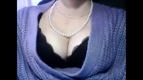 christine40211 online show from 01/04/25, 12:49