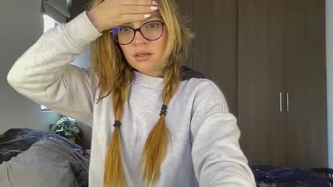 Val riess -- Instagram free online show from 09/20/25, 07:48