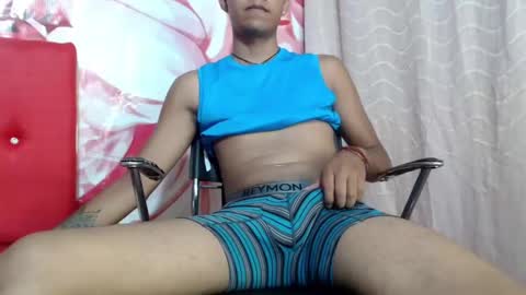 Snapshot of christofer_daddy chatting on 01/19/25, 03:29 CHRISTOFER online show from 01/19/25, 03:29