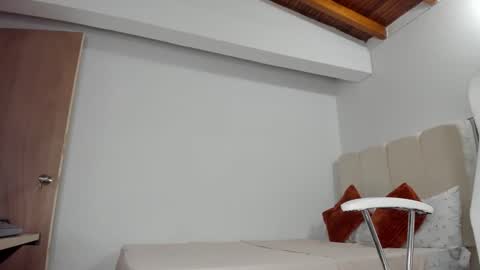 Snapshot of christoper_dick chatting on 03/11/25, 12:17 Petite Horny and chistoper dick online show from 03/11/25, 12:17