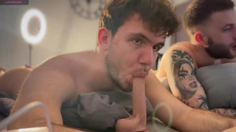 Snapshot of christophertan chatting on 01/11/25, 10:51 Christopher online show from 01/11/25, 10:51