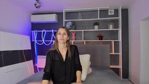 ChristyBrooks online show from 10/23/25, 06:17