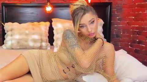 christyna_ross online show from 12/13/25, 08:36