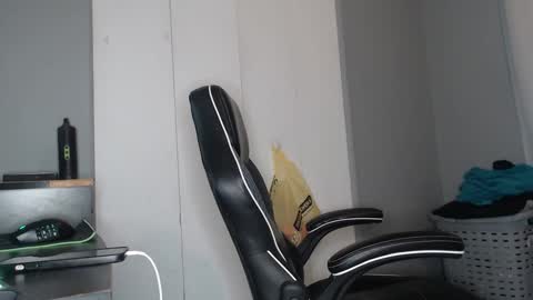 Snapshot of chrisvacherx chatting on 12/04/24, 03:15 ChrisVacherx online show from 12/04/24, 03:15