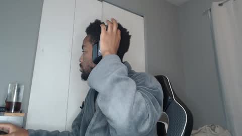 Snapshot of chrisvacherx chatting on 12/16/24, 05:59 ChrisVacherx online show from 12/16/24, 05:59