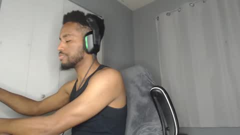 Snapshot of chrisvacherx chatting on 12/22/24, 02:27 ChrisVacherx online show from 12/22/24, 02:27