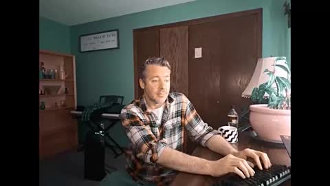 chrisw8121 online show from 04/19/26, 12:11