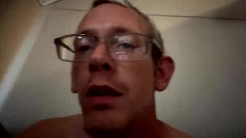 Snapshot of chriswells062590 chatting on 04/19/26, 06:54 chriswells062590 online show from 04/19/26, 06:54