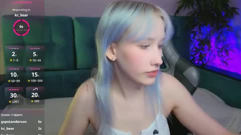 EvaBlonde TayaBrunette EliieBlack hair online show from 04/19/26, 02:05