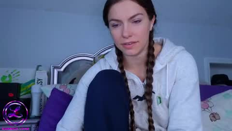 Snapshot of chroniclove chatting on 05/19/26, 04:35 Marley online show from 05/19/26, 04:35