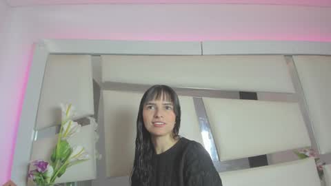 Snapshot of chrystal_jade chatting on 12/19/24, 01:40 instagram chrystaljade.1 online show from 12/19/24, 01:40